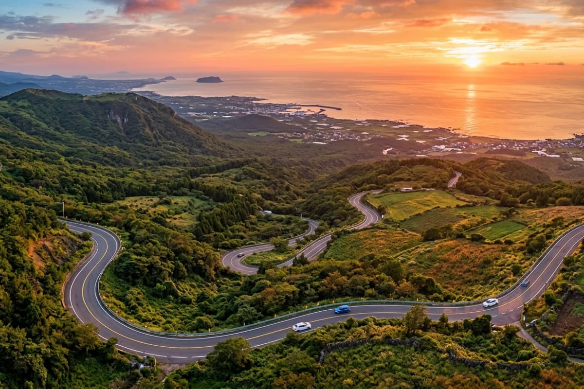 汉拿山灵室下山后从1100公路眺望西海岸方向夕阳